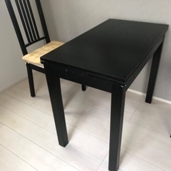 ダイニングテーブル1台+椅子2台