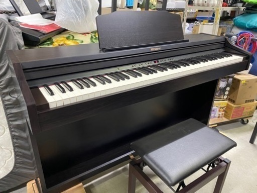 お薦め品‼️美品‼️ローランド電子ピアノ RP501R 2019年ピアノマット付き