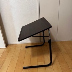 リクライニング座椅子　足まくら　サイドテーブルの画像