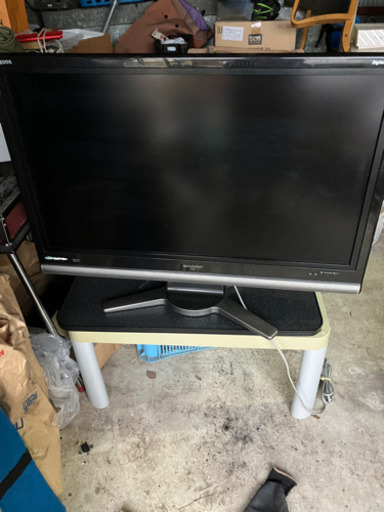 シャープ　37インチテレビ