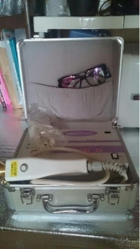 業務用エステ用品④ レーザー美顔器 アタッシュケース型