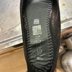 ローヒールの柔らかパンプス　ブラック　CN40の画像