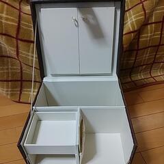 コスメ三面鏡つきケース美品の画像