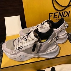 10回くらい履いた　購入13万くらい？　FENDI FLOW 23cm スニーカーの画像
