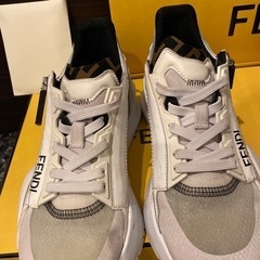 10回くらい履いた　購入13万くらい？　FENDI FLOW 23cm スニーカーの画像