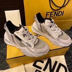 10回くらい履いた　購入13万くらい？　FENDI FLOW 23cm スニーカーの画像