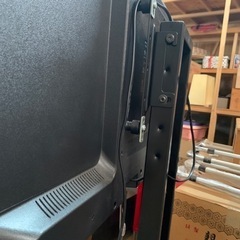 【リモコン付属】SANSUI /SCM39-BW11 39型ハイビジョンLED液晶テレビ。2017年製　TF-430B [～50V型用ディスプレイスタンド]の画像