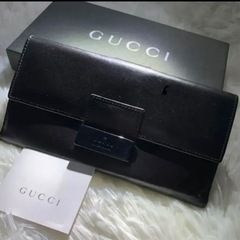 GUCCI 長財布 ロゴプレート 折りたたみ  ブラック