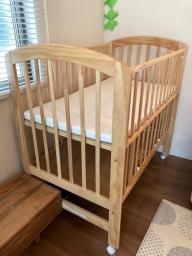 カトージのベビーベッド＋マットレス