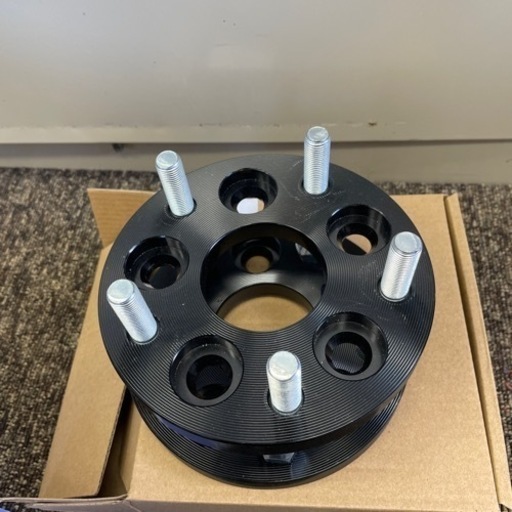 カラー···ブラック  PCD変換スペーサー ワイドトレッドスペーサー【厚15mm PCD100→PCD114.3 5穴×P1.25】