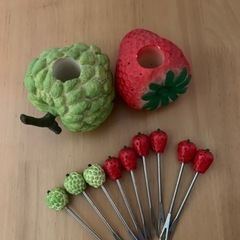 イチゴとメロンのフルーツフォークピックの画像