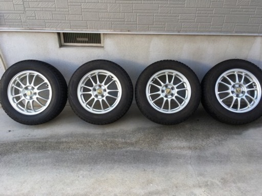 スタッドレスタイヤ　ブリヂストン　VRX ホイール付き4本セット