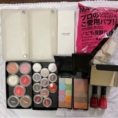 シュウ ウエムラ　メイク用品+レブロンマニキュア