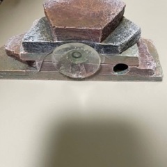 くっつき隠れ石の画像