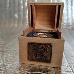 ワンピース メダル&宝箱 TREASURE BOX 最初期劇場版限定販売品 ONE PIECE ルフィ コイン

の画像