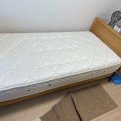 シングルベッド　電動介護用ベッド
