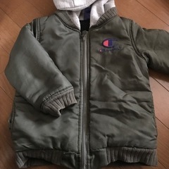 チャンピオン　フードつきブルゾン　100