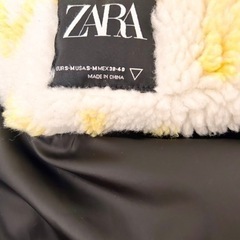 ZARA ボアジャケットの画像