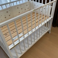 サワベビー　ベビーベッド　白