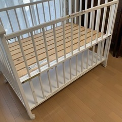 サワベビー　ベビーベッド　白