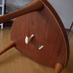 ビンテージ　カリモク　ローテーブル　三角　モダン　3つ脚の画像