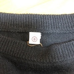 セーター　ボタン付き　黒の画像