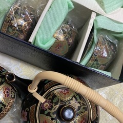 未使用　豪華な　蓋付き　湯のみ5コ　と　急須　の画像