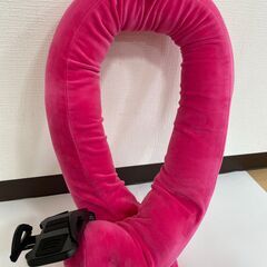 【8133‐6】中古品 ネックピロー スマホホルダー付き U型 SPICE ピンク 枕の画像