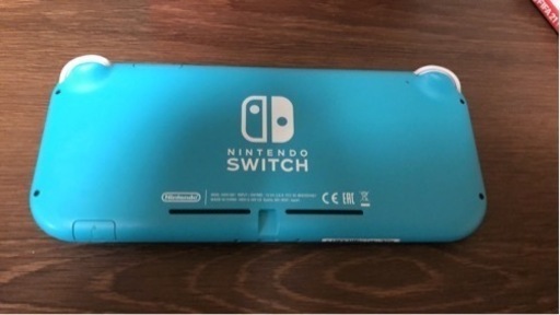 ※【取引中】Switch light ＋カセット2個（FIFA21・マリオカート8）