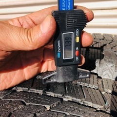 冬タイヤ 175/70R14 便利なホイール付きバリ山スタッドレス4本組の画像