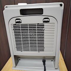 相談中  2014年製　小さいセラミックファンヒーター　山善　HF-A121　ジャンク品の画像