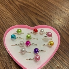 おもちゃ指輪の画像