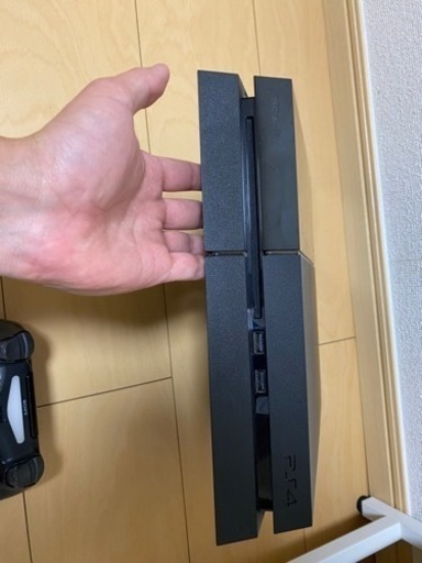 PS4 使わないので売ります！〜新品未使用コントローラー付き‼️〜※写真枚数の限度で新品コントローラーの写真ないです。