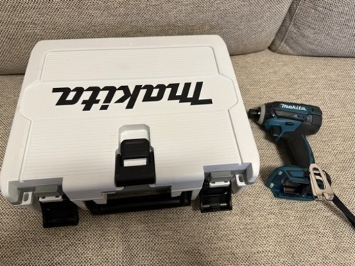 【極美品】Makita マキタ マキタインパクトドライバ　TD149DRFX
