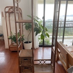 取り置き中　ラタン　籐家具　棚　引き出しの画像