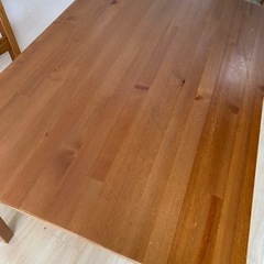 IKEA ダイニングテーブルの画像