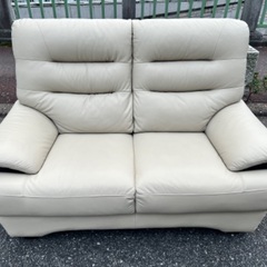 Sale!!￥8800 (税込み) レザー　ソファー　2人掛けの画像