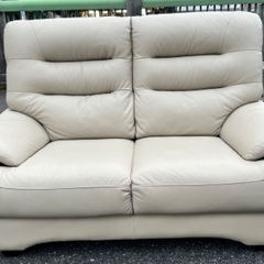 Sale!!￥8800 (税込み) レザー　ソファー　2人掛け