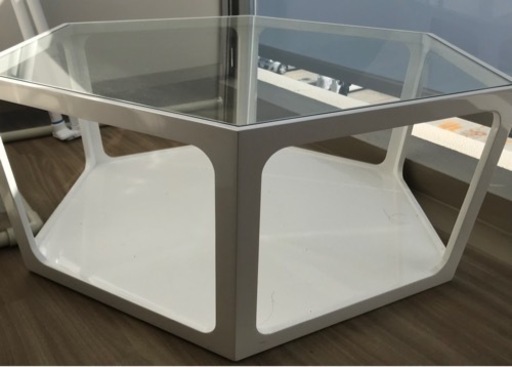 美品　定価6万円　ガラスローテーブル
