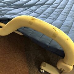 折り畳みベッドの画像