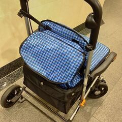 【終了】シルバーカー　車椅子　介護の画像