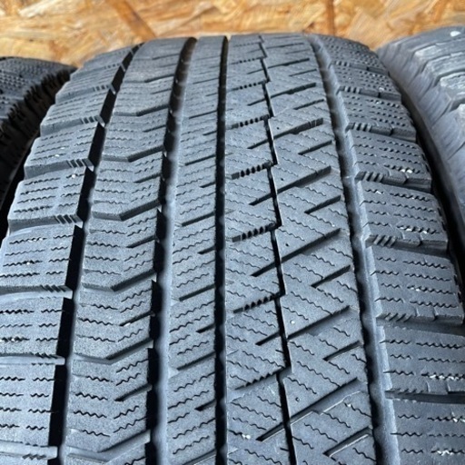 バリ山　BRIDGESTONE ブリヂストン　ブリジストン　VRX2 225/55R18 スタッドレス タイヤ　2018年製　18イン