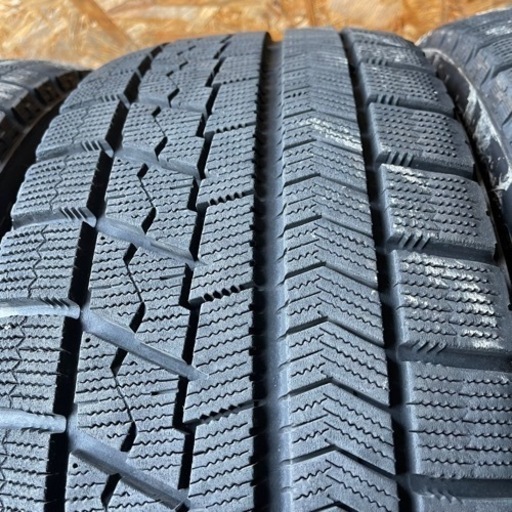 極上タイヤ　BRIDGESTONE ブリヂストン　ブリジストン　VRX 225/45R18 スタッドレス タイヤ　2015年製　18イ