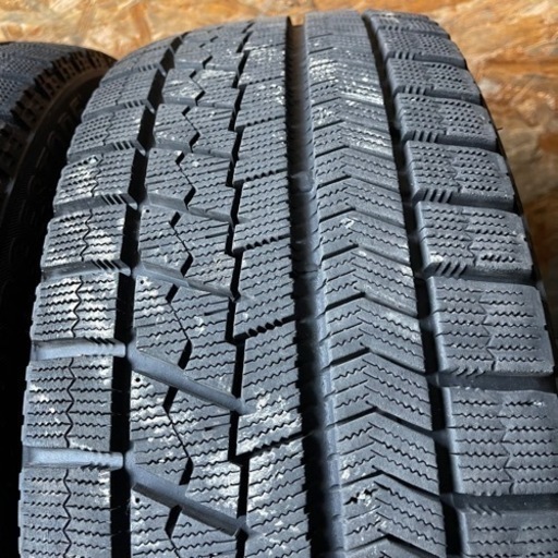 極上タイヤ　BRIDGESTONE ブリヂストン　ブリジストン　VRX 225/45R18 スタッドレス タイヤ　2015年製　18イ