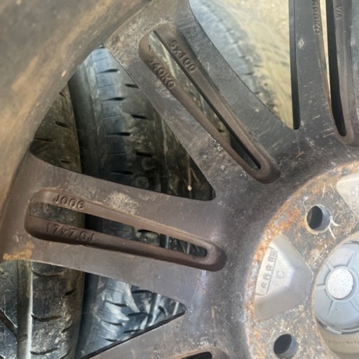 【ご成約ありがとうございました(*˘︶˘*).｡.:*♡⠀】215/60R17 アルミホイールセット！