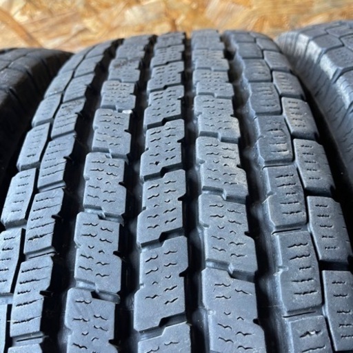極上タイヤ　YOKOHAMA ヨコハマ　IG91 195/80R15 107/105L LT スタッドレス タイヤ　2019年製　15