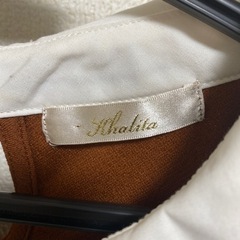 値引き！美品　襟付き　長袖　アクセサリー付きの画像