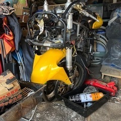 (引取り者決定済み)【引き取り限定】ドゥカティSS900 事故車