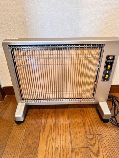 サンルミエ　キュート　遠赤外線暖房器