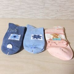 新品　靴下　三足　サイズ　２３～２５　